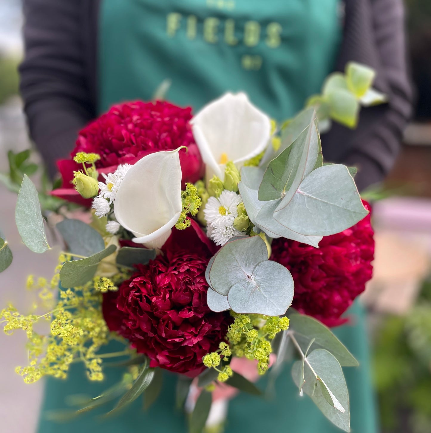 Bridal Bouquet Small - Red Palette