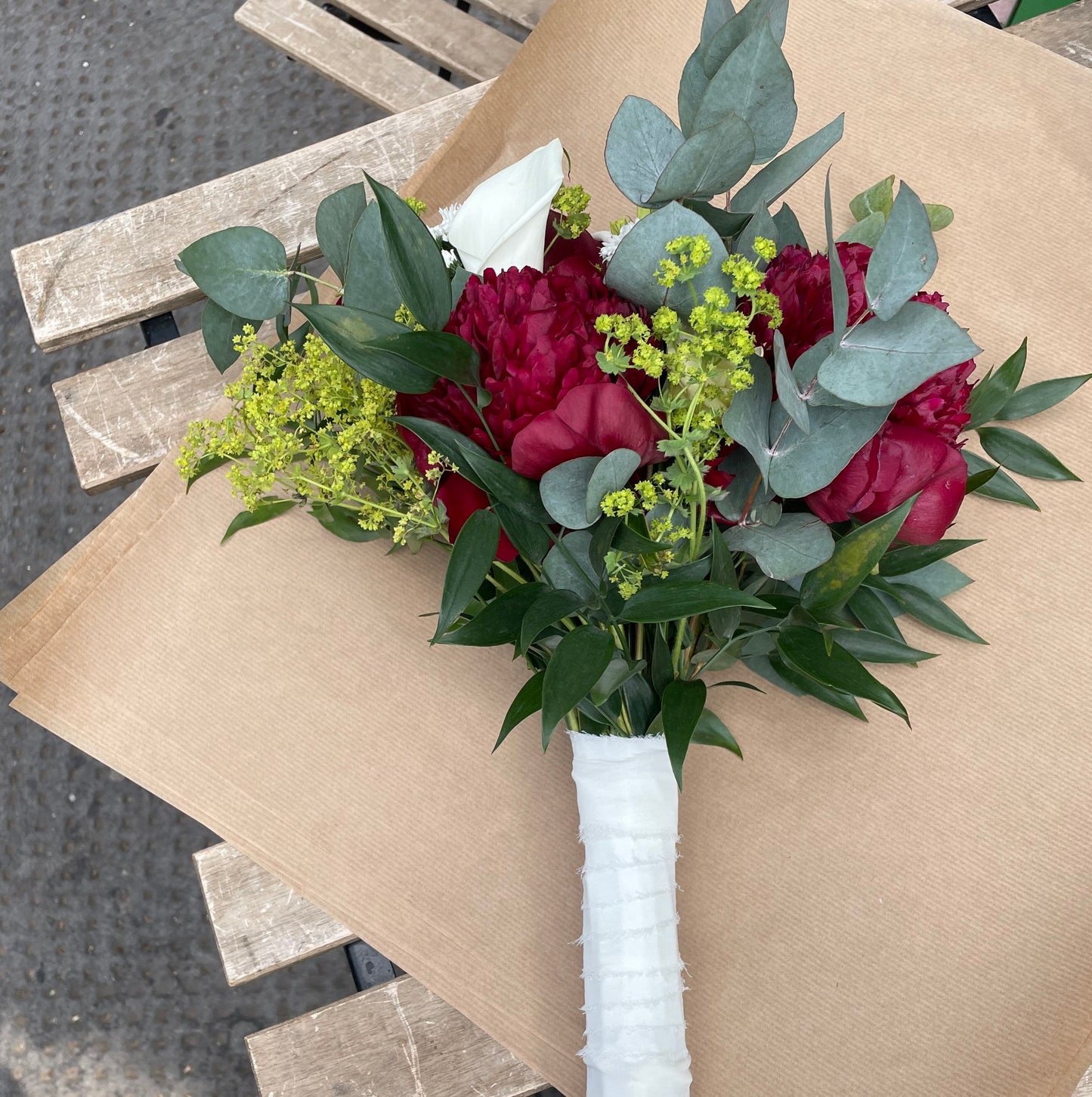 Bridal Bouquet Small - Red Palette